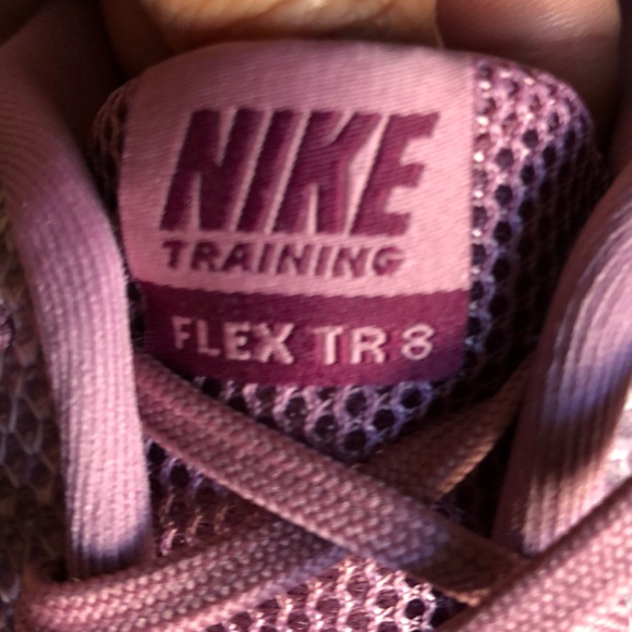 Nike Women’s Flex Training 8 Amp - Picture 4 of 6